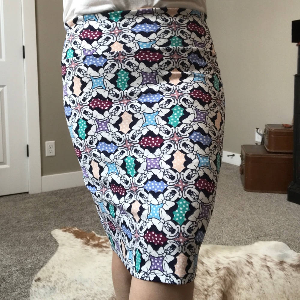 🖐️ for 35! Lularoe Minnie Mouse Skirt “Cassie”